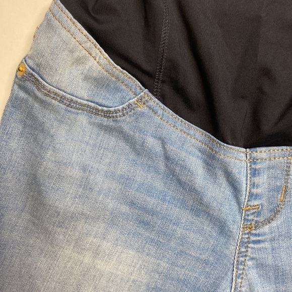 Isabel Maternity by Ingrid & Isabel Secret Fit Belly Crossover Panel Jeggings - Picture 11 of 16